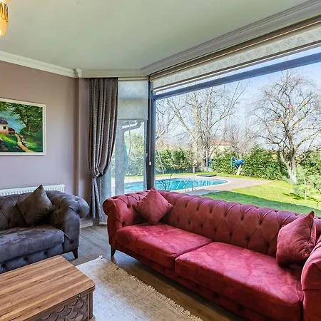 Amazing Duplex With Private Pool And Garden In Sapanca Near Kartepe ساكاريا