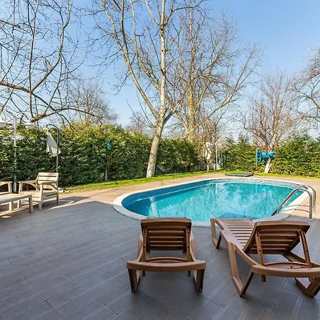 Amazing Duplex With Private Pool And Garden In Sapanca Near Kartepe * ساكاريا