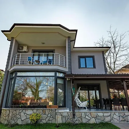 Amazing Duplex With Private Pool And Garden In Sapanca Near Kartepe ساكاريا